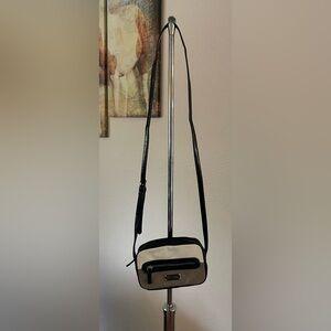Kenneth Cole REACTION Small  Black and Cream Crossbody Bag